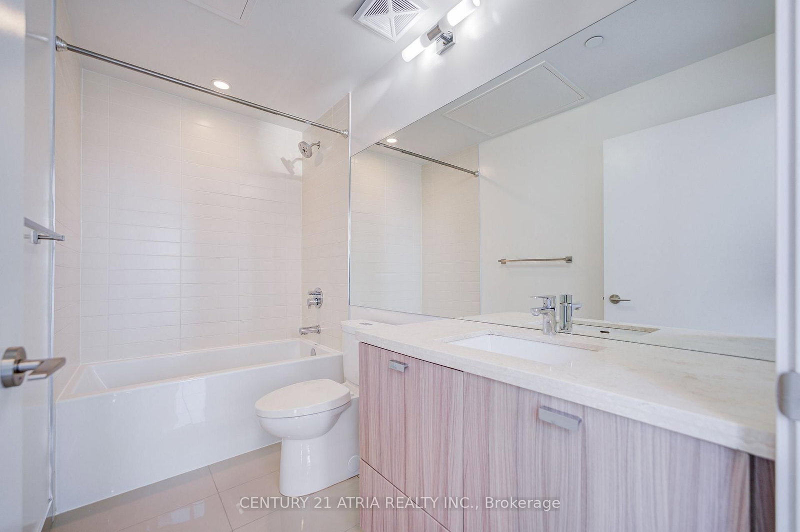 290 W Adelaide Street • #2404 • Toronto, ON photo 18