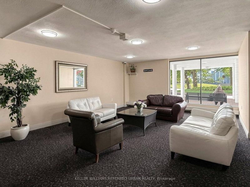 1111 - 10 Parkway Forest Drive