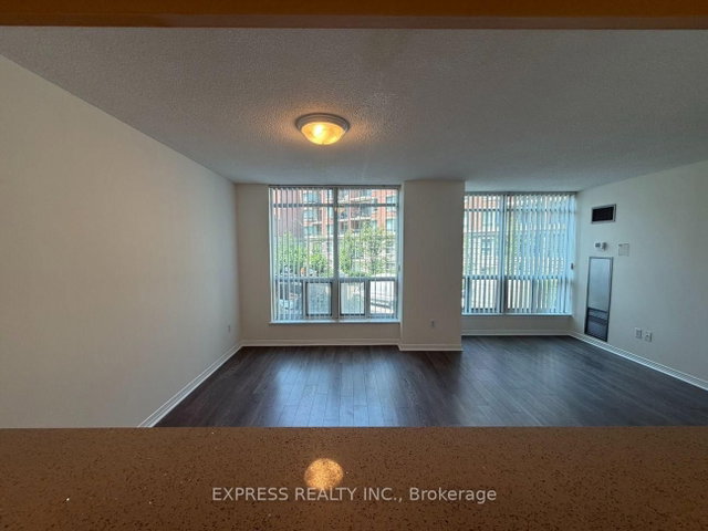 212 - 942 Yonge Street