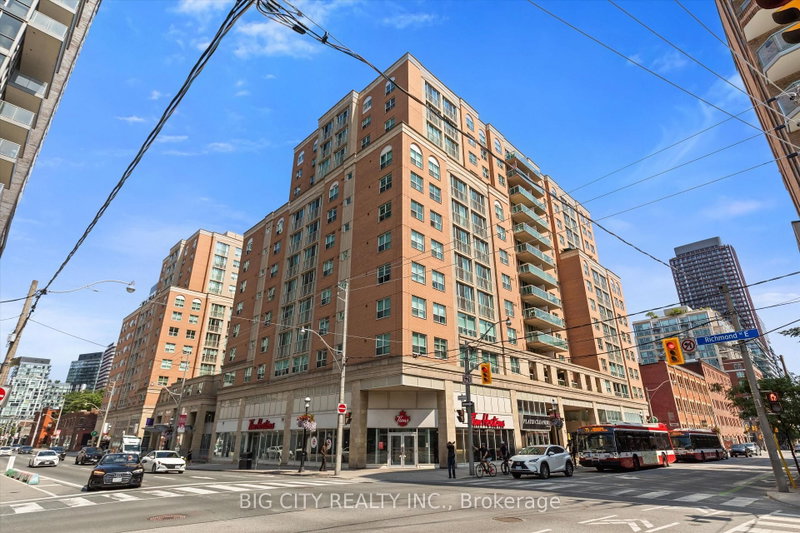 home for lease on 556-313 Richmond Street E