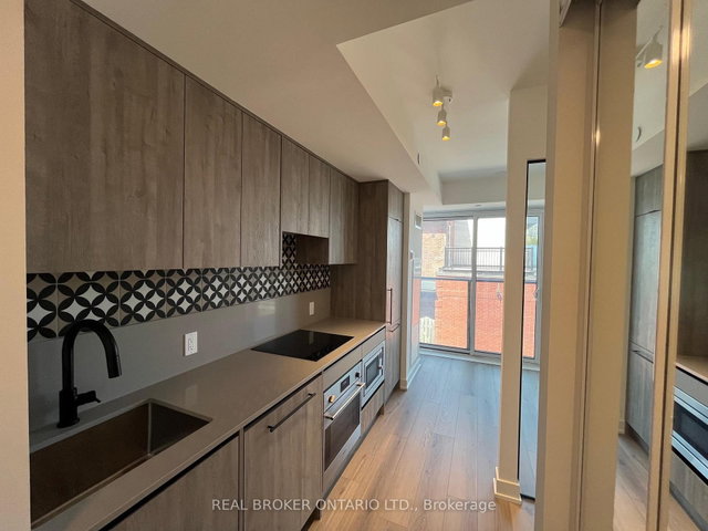 218 - 5 Lakeview Avenue