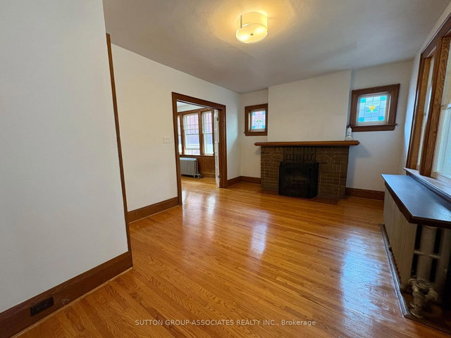 Upper - 191 Arlington Avenue