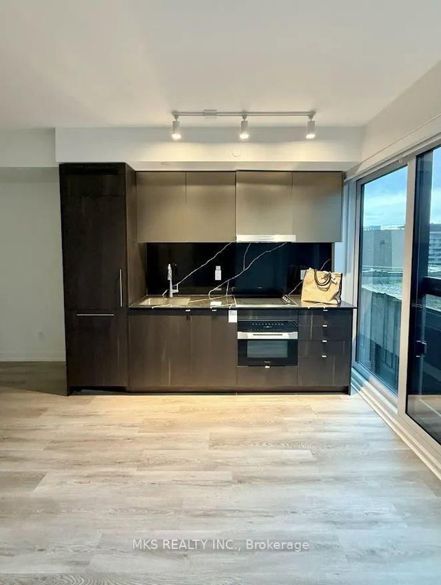 1111 - 771 Yonge Street