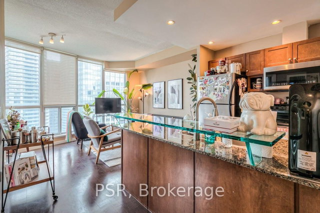 3613 - 208 Queens Quay West