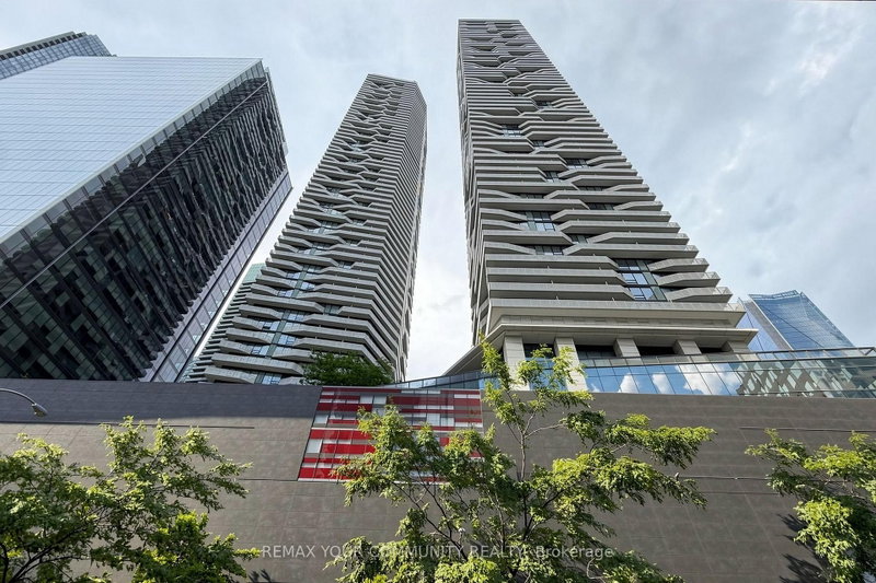 3702 - 88 Harbour Street