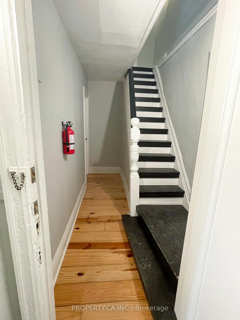 Unit 1 - 345 Gladstone Avenue