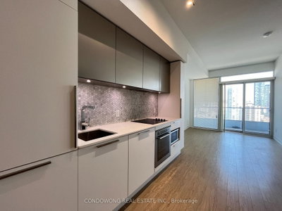 Unit 2211 — 85 Wood Street — photo 2