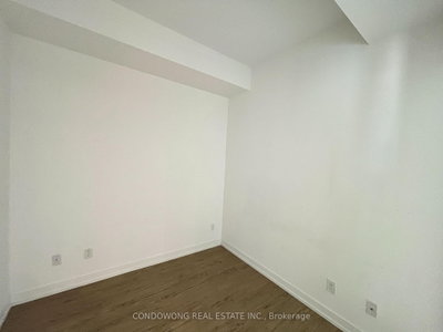 Unit 2211 — 85 Wood Street — more photos