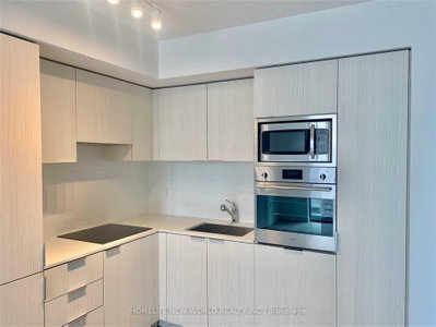 Unit 906 — 11 Wellesley Street W — photo 4