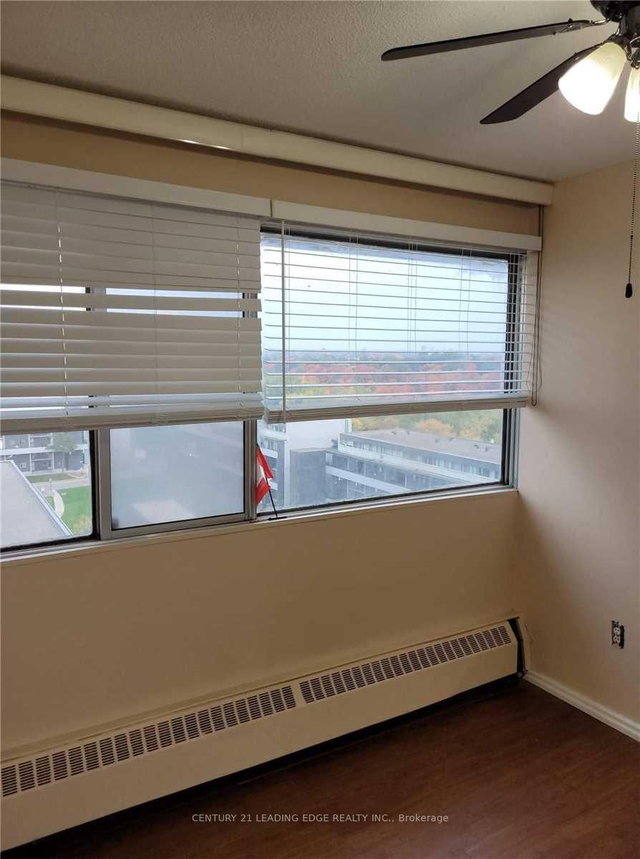 1110 - 10 Sunny Glenway