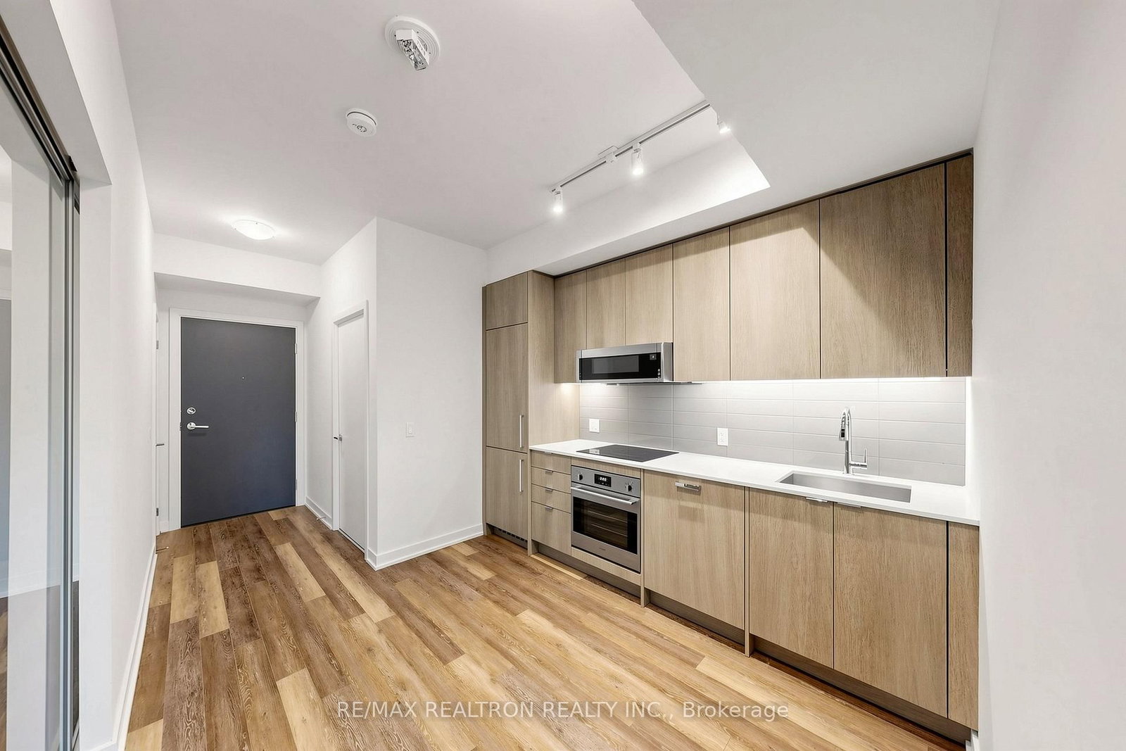 Condo for lease at 701-250 Lawrence Avenue, Toronto, Ontario, M5M 1B2 - Lawrence Park North - MLS: C13590848