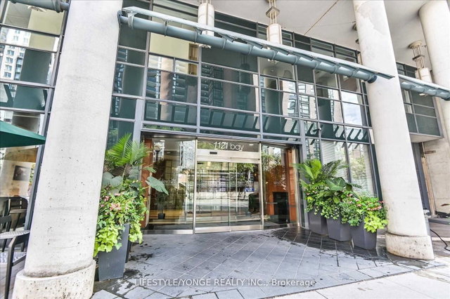 1608 - 1121 Bay Street