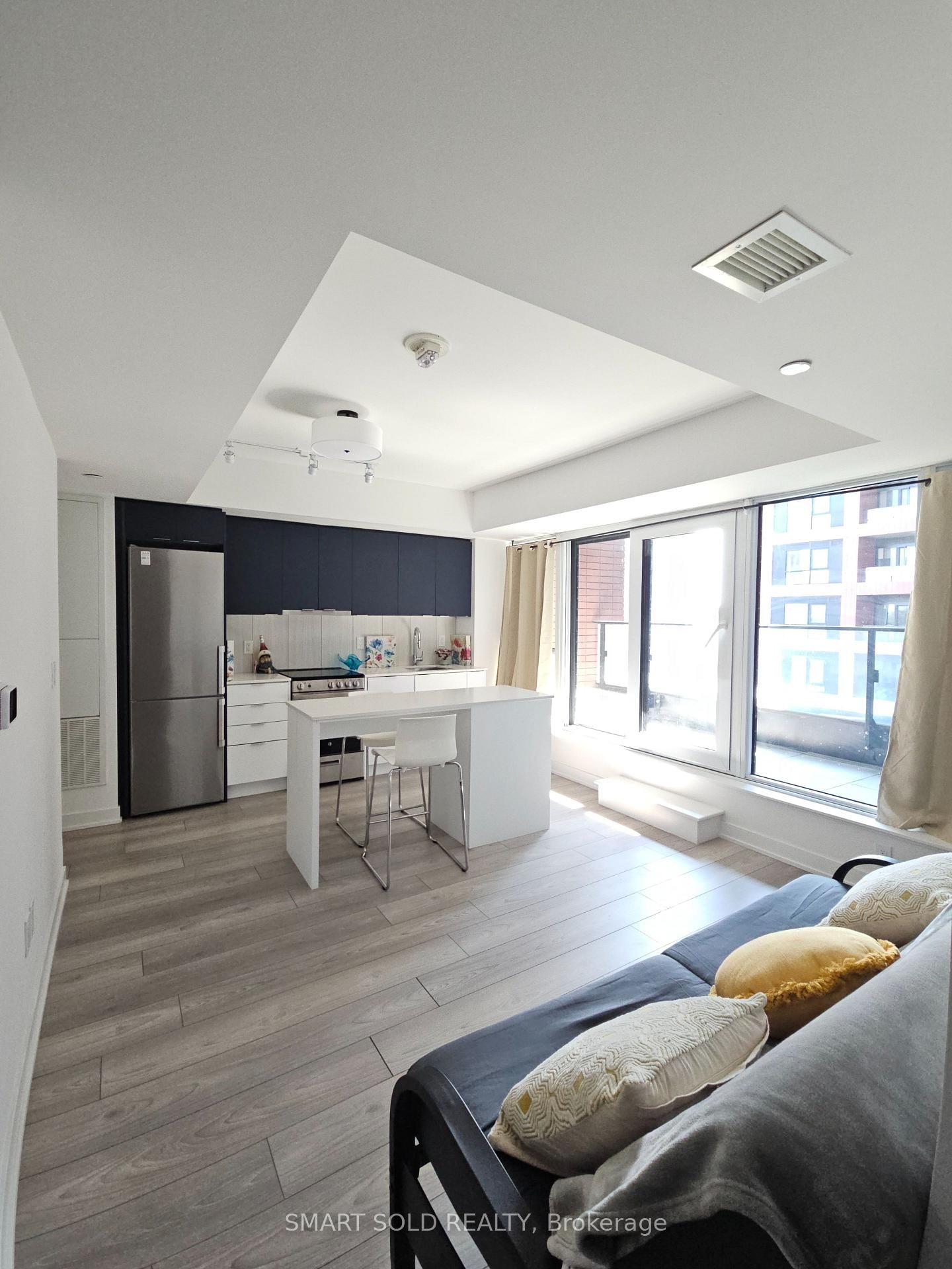 312-8 Tippett Road, Toronto, ON, photo 4