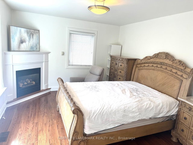 95 Poyntz Avenue