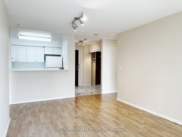 1206 - 8 Pemberton Avenue