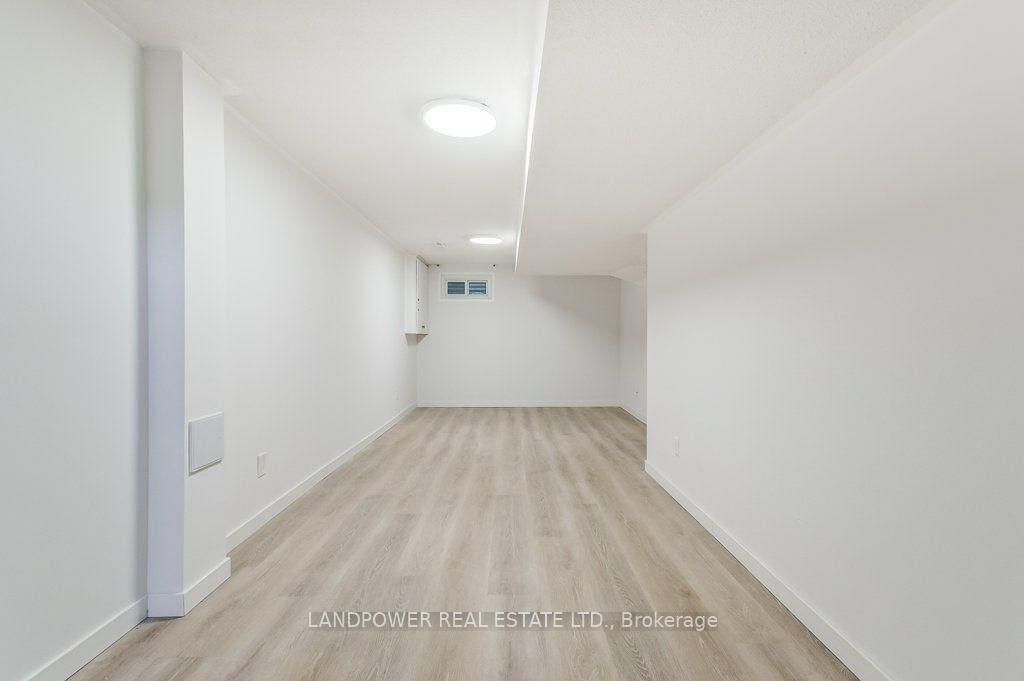 10 Brassbell Mill Way • Toronto, ON photo 25