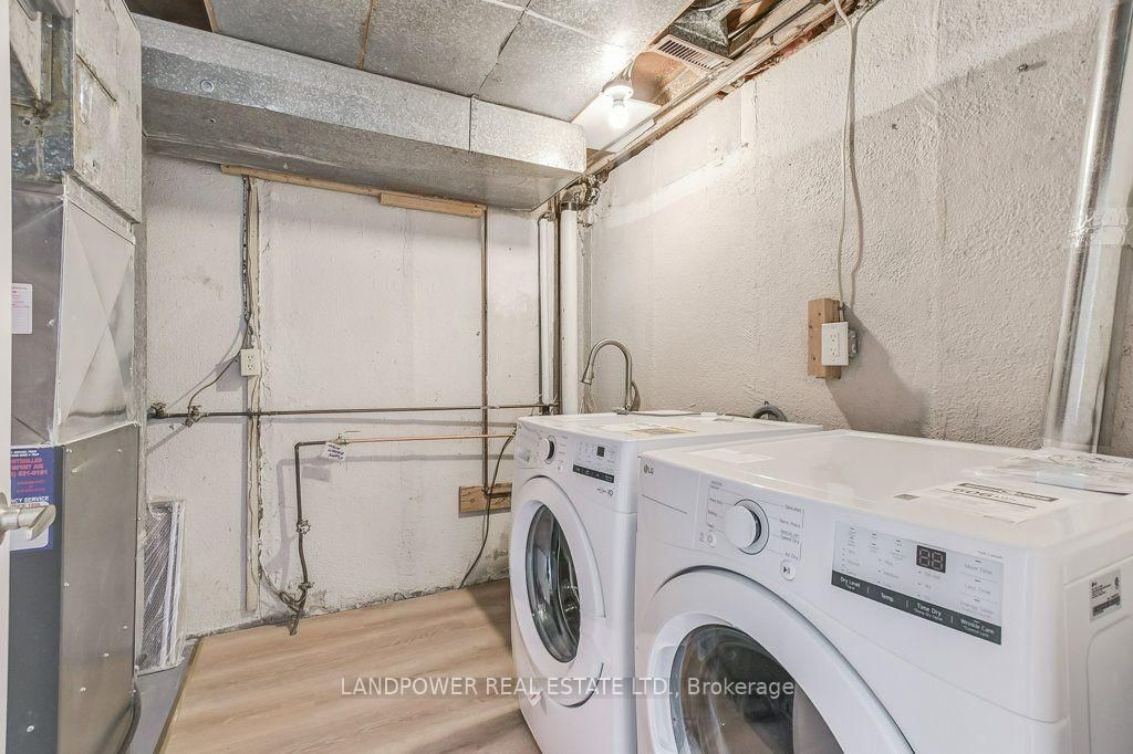 10 Brassbell Mill Way • Toronto, ON photo 27