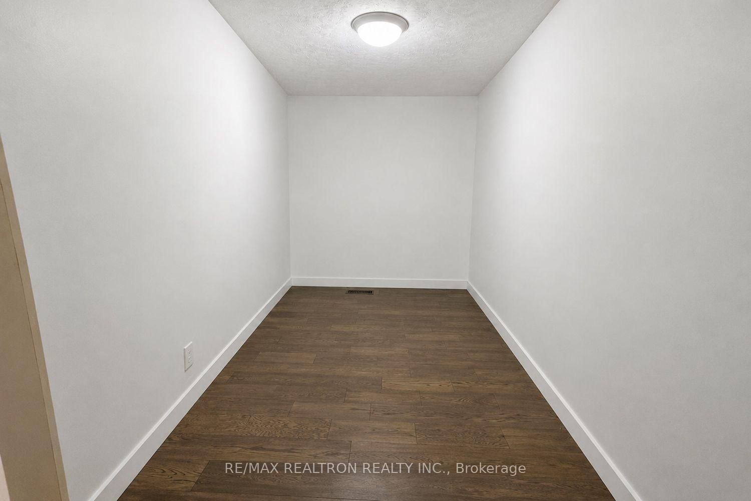 20 Redwing Place • Toronto, ON photo 15