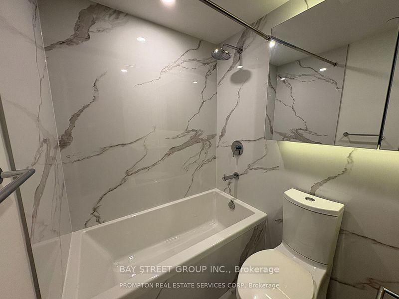 1 Concord Cityplace Way • #912 • Toronto, ON photo 15