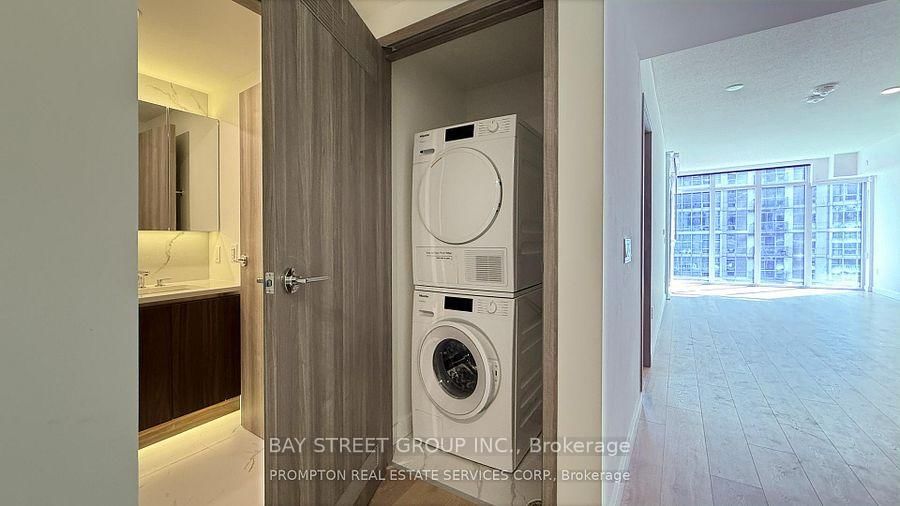 1 Concord Cityplace Way • #912 • Toronto, ON photo 16