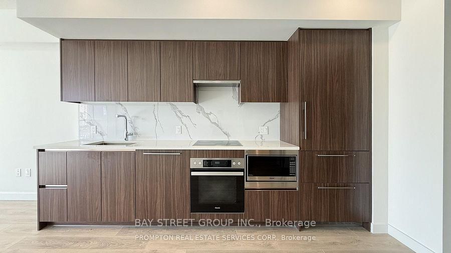 1 Concord Cityplace Way • #912 • Toronto, ON photo 9