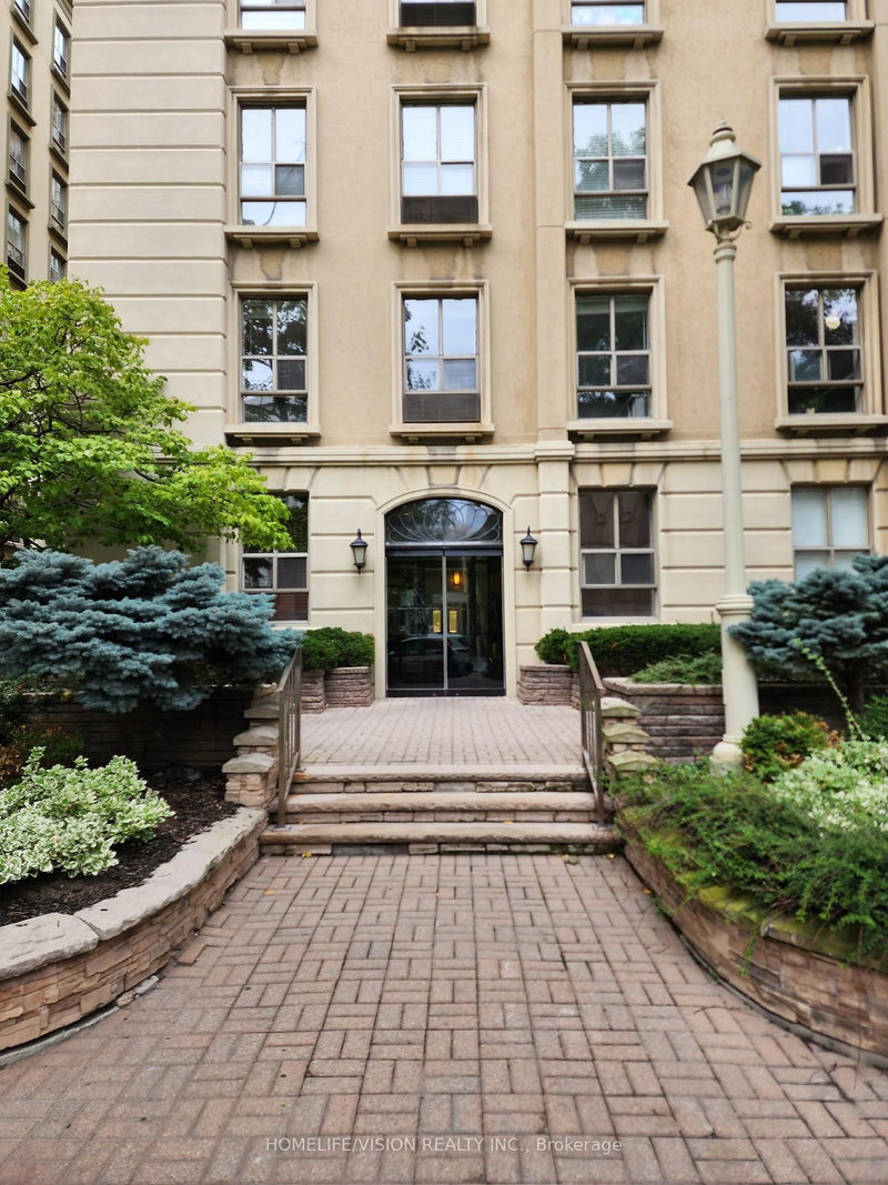 home for lease on 211-88 Charles Street E