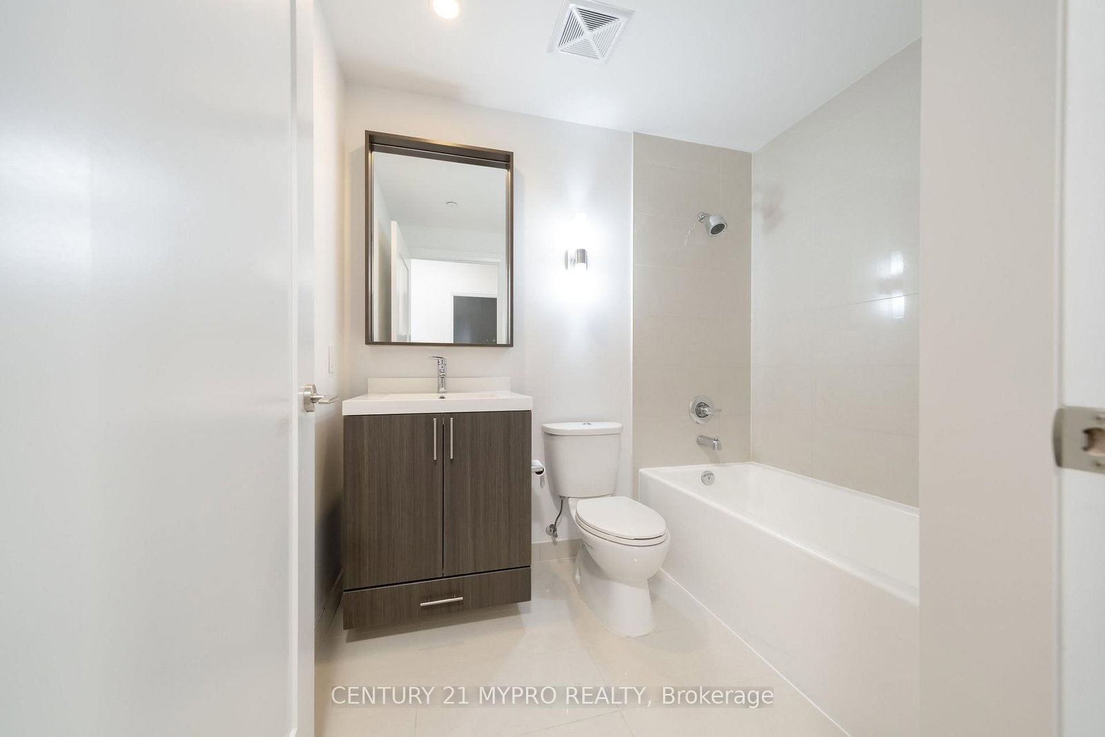 18 Graydon Hall Drive • #212 • Toronto, ON photo 20