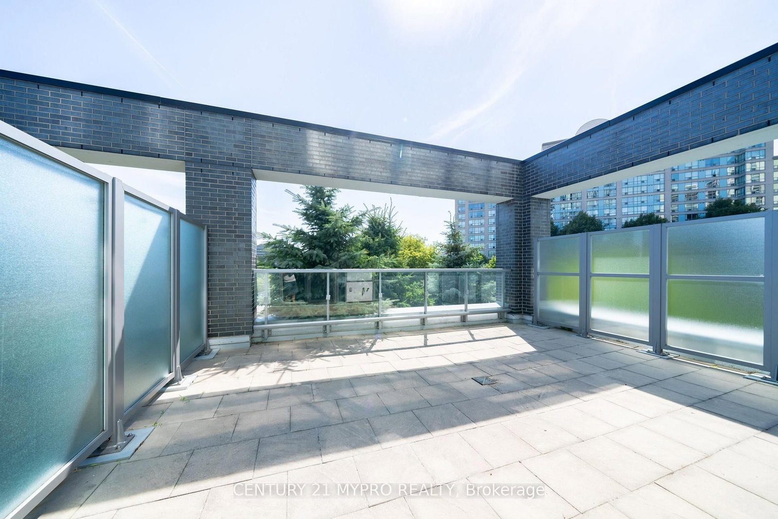 18 Graydon Hall Drive • #212 • Toronto, ON photo 23