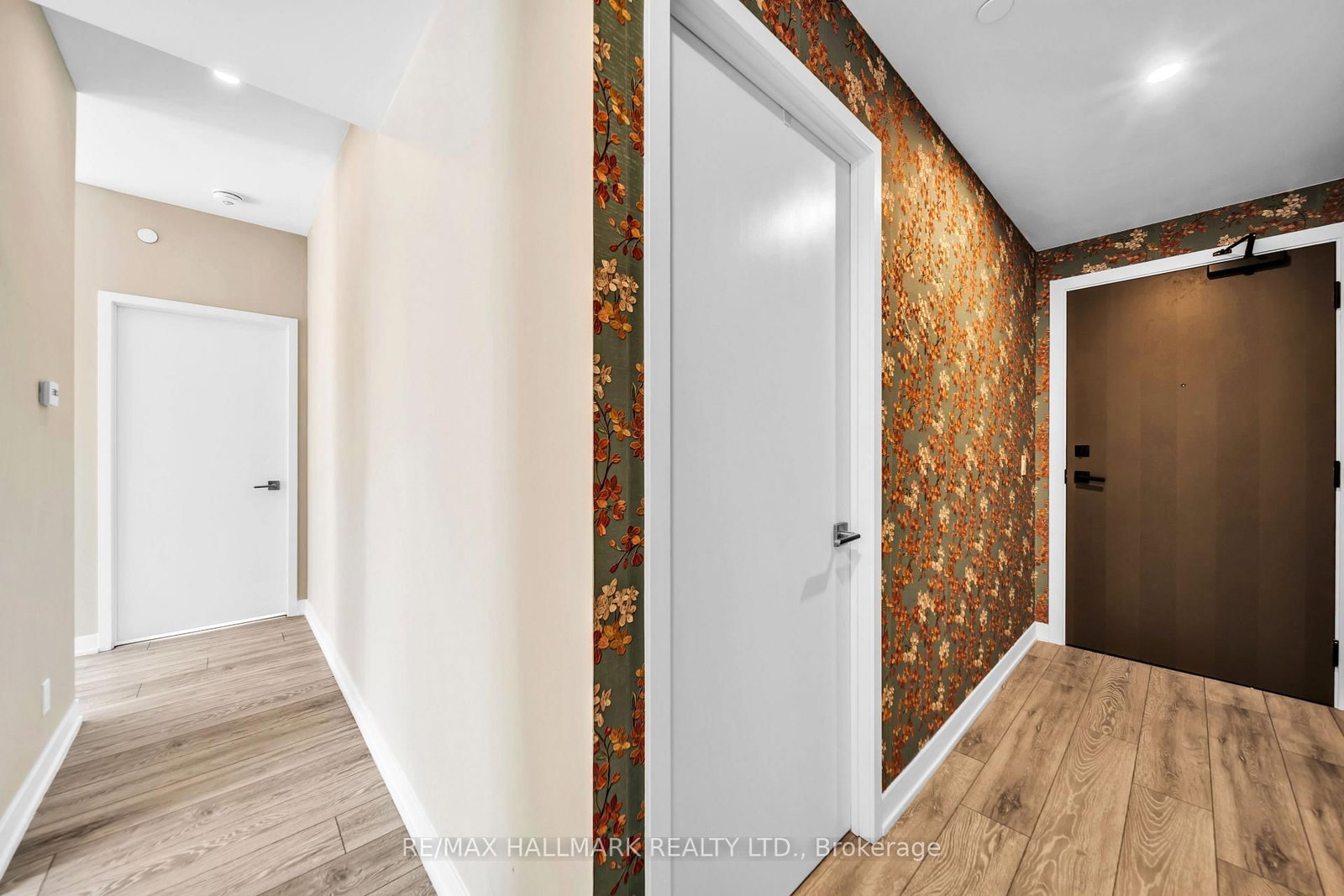 15 Holmes Avenue • #702 • Toronto, ON photo 10