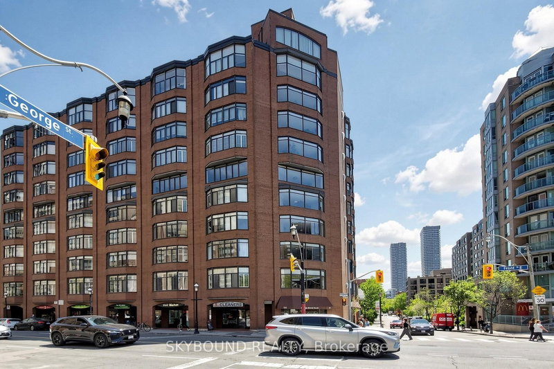 401 - 135 George Street S
