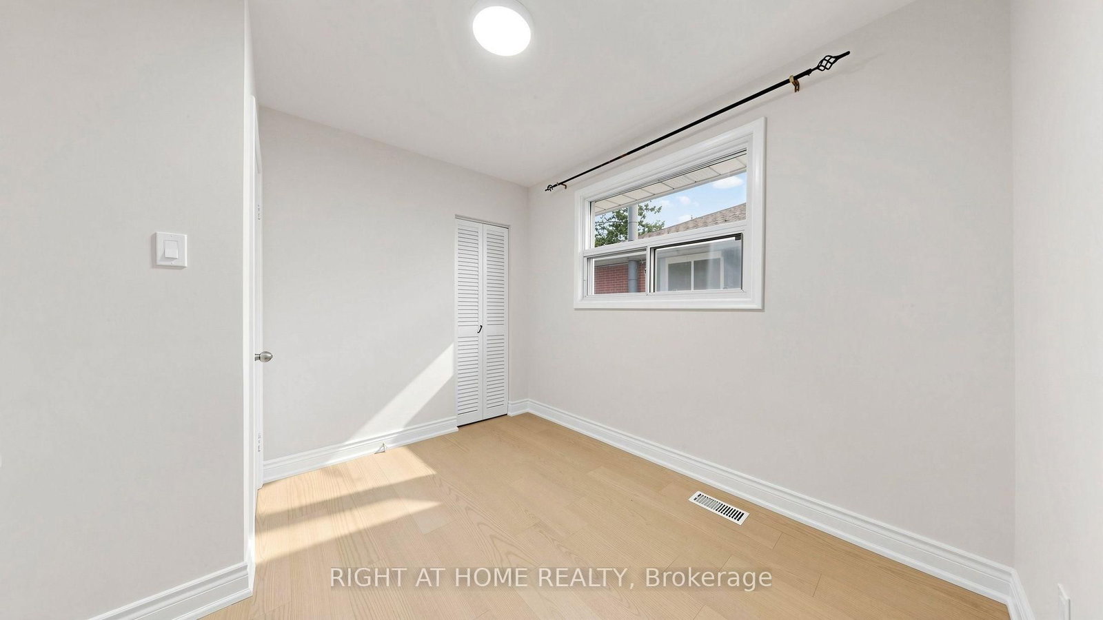 76 Fenside Drive • Toronto, ON photo 21
