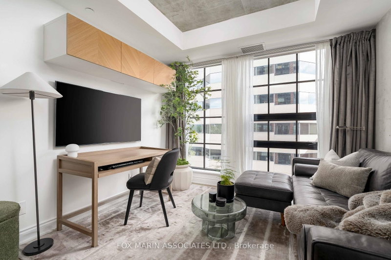 404 - 608 Richmond Street W