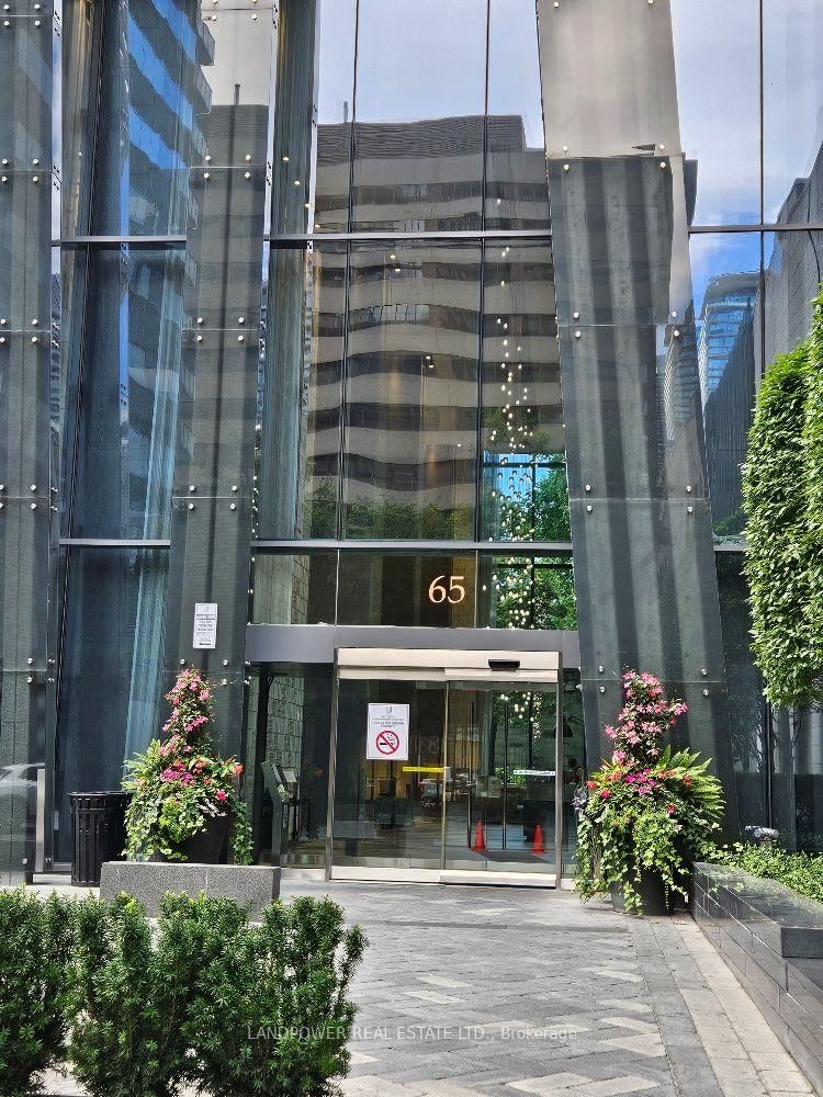 home for lease on 3807-65 St. Mary Street