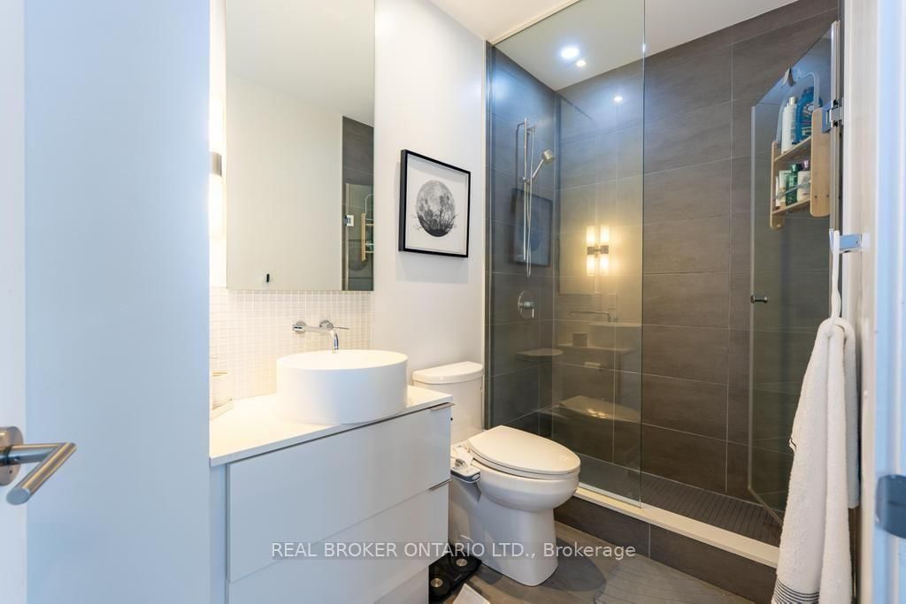 185 Roehampton Avenue S • #1601 • Toronto, ON photo 14