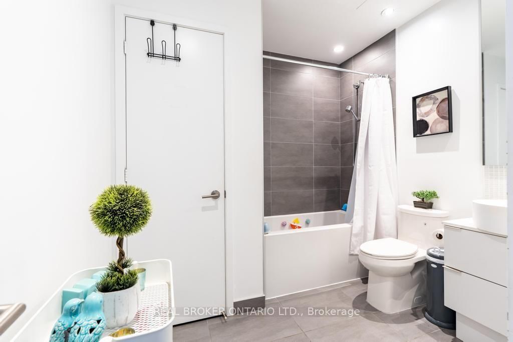 185 Roehampton Avenue S • #1601 • Toronto, ON photo 20