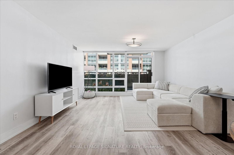 home for lease on 301-263 Wellington Street W