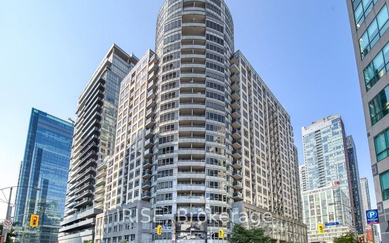 home for lease on 608-20 Blue Jays Way