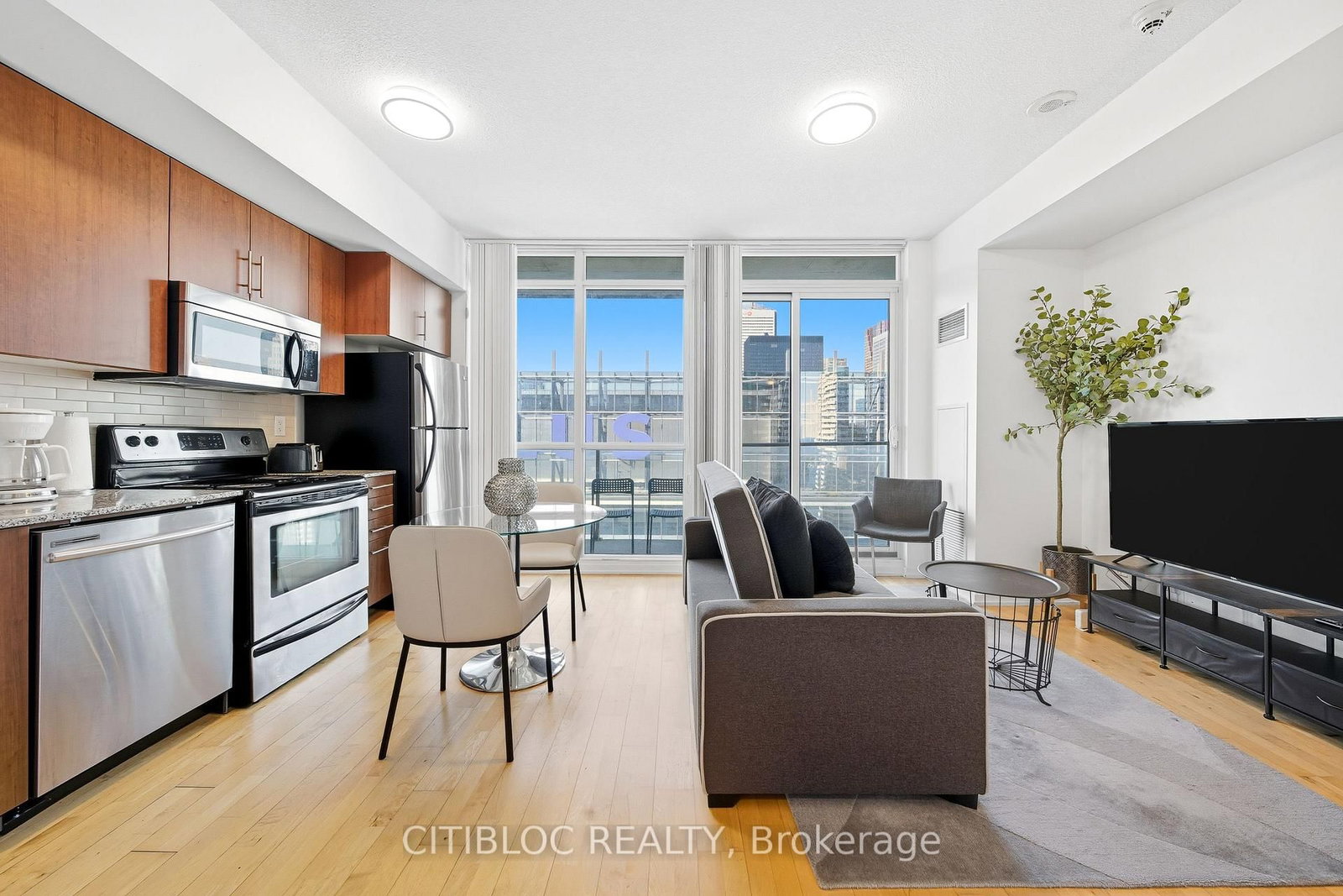65 Bremner Boulevard • #4007 • Toronto, ON photo 11