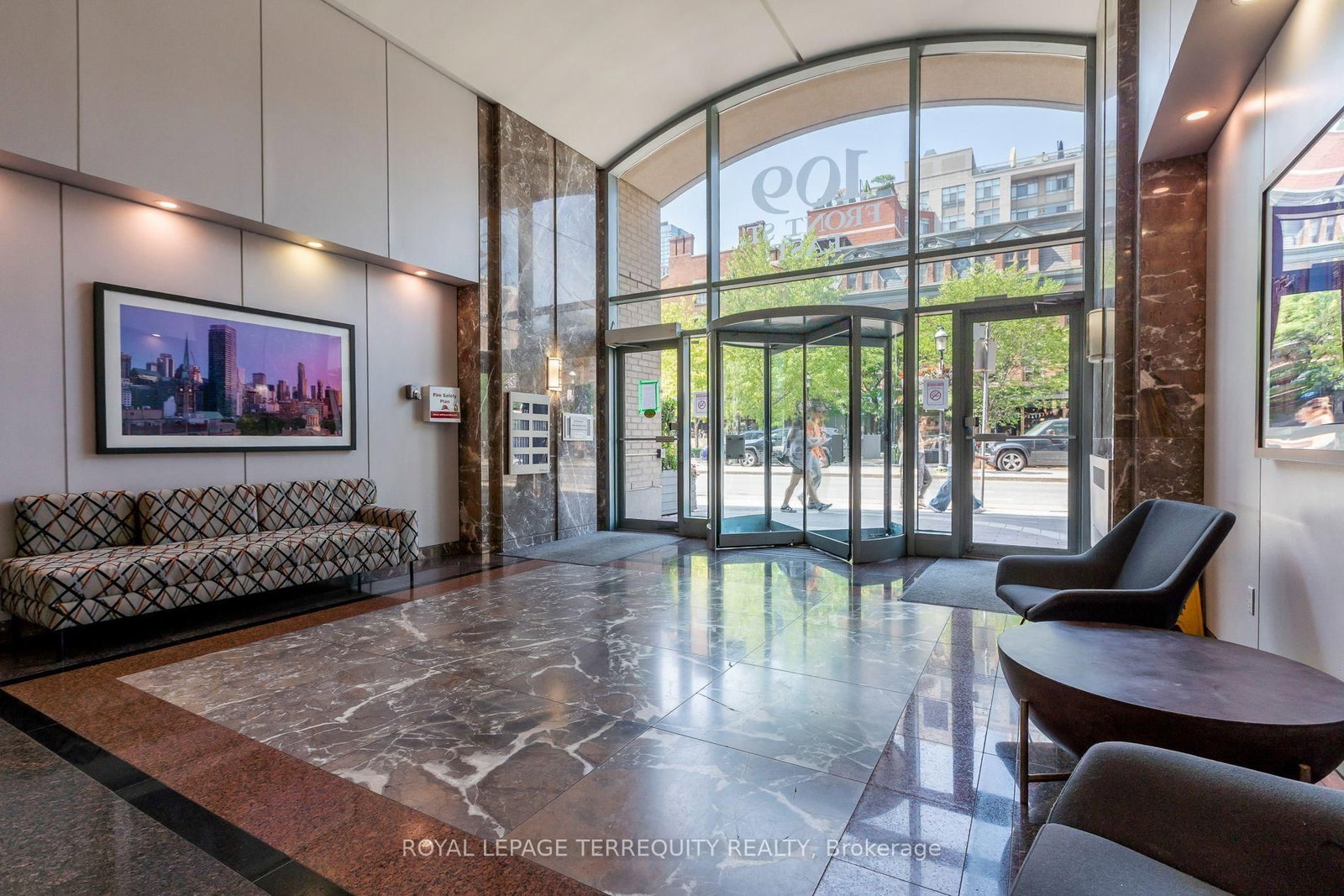 109 E Front Street • #513 • Toronto, ON photo 3