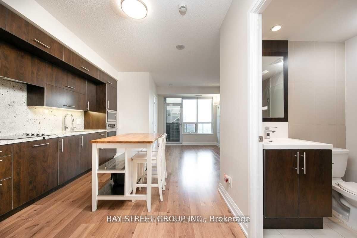 5 E Sheppard Avenue • #4218 • Toronto, ON photo 14