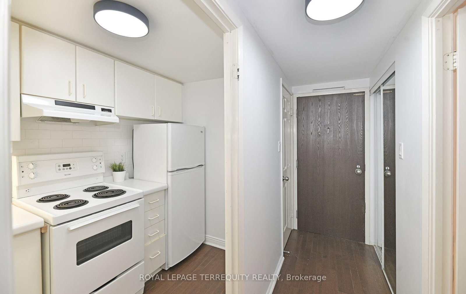 711 Bay Street • #1113 • Toronto, ON photo 10