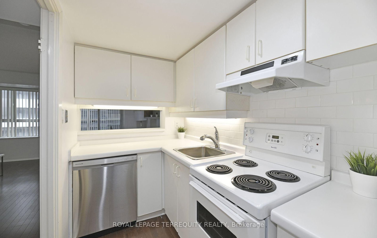 711 Bay Street • #1113 • Toronto, ON photo 12