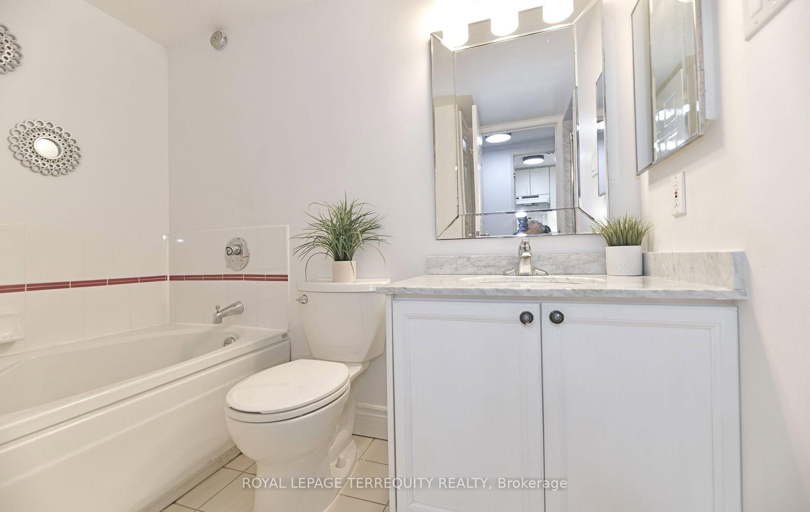 711 Bay Street • #1113 • Toronto, ON photo 13