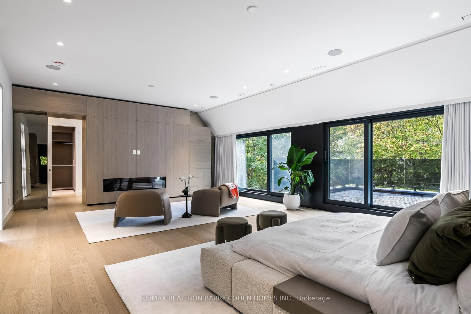 90 Esgore Drive • Toronto, ON photo 23