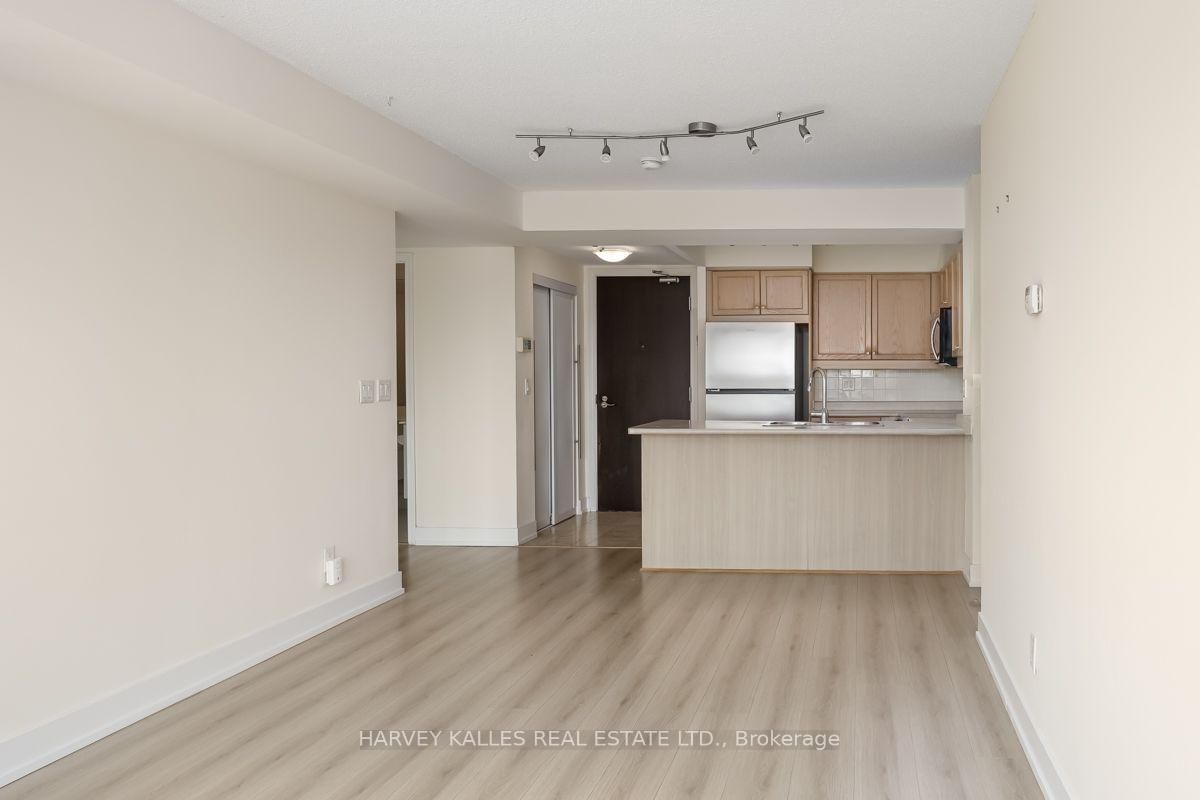 205 W The Donway • #503 • Toronto, ON photo 9