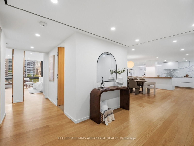 1002 - 1166 Bay Street