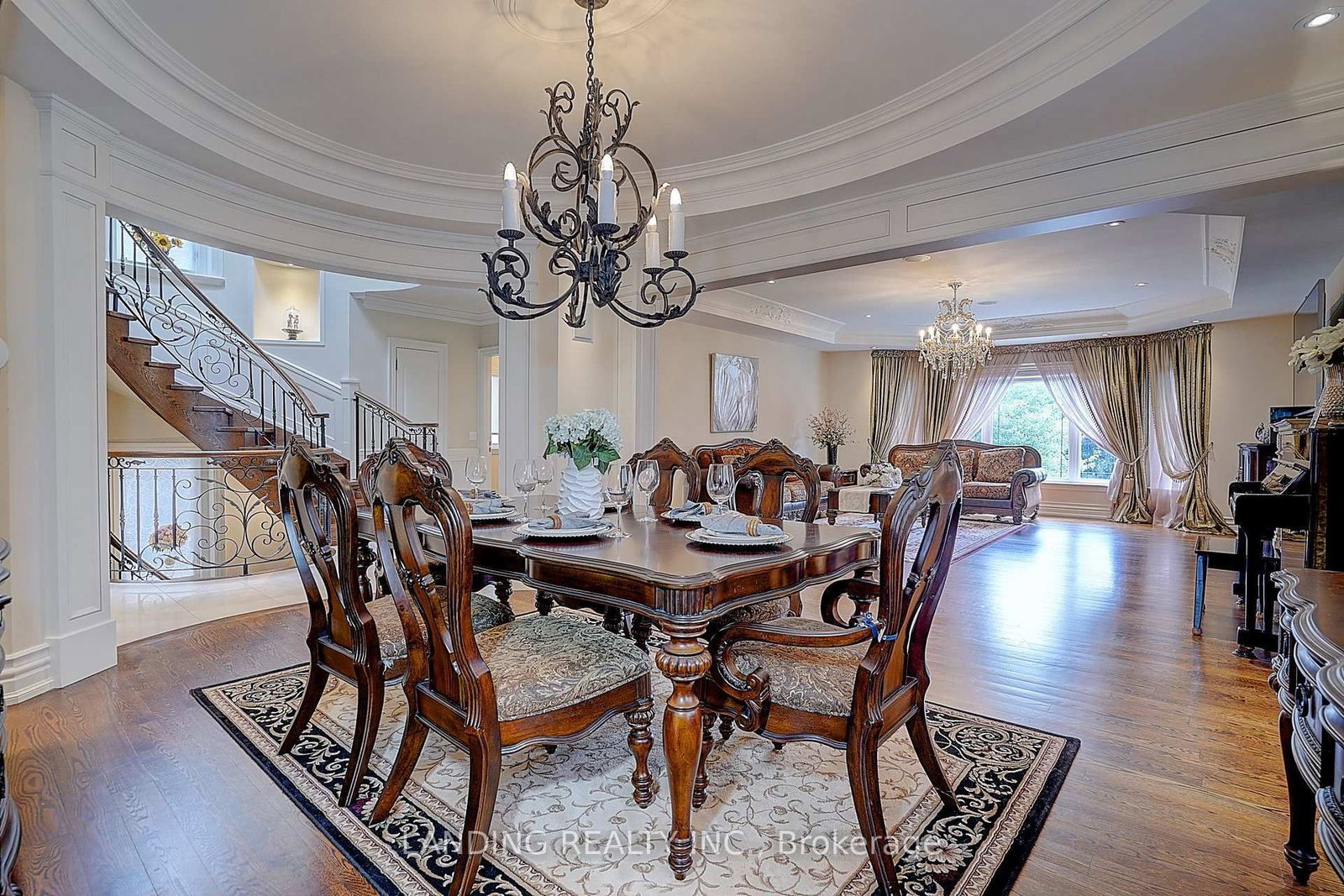 24 Abbotsford Road • Toronto, ON photo 15