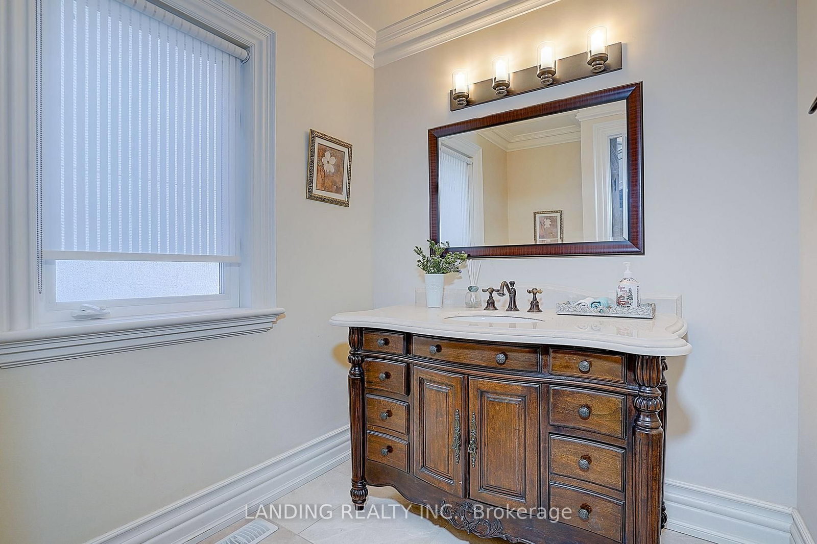 24 Abbotsford Road • Toronto, ON photo 16