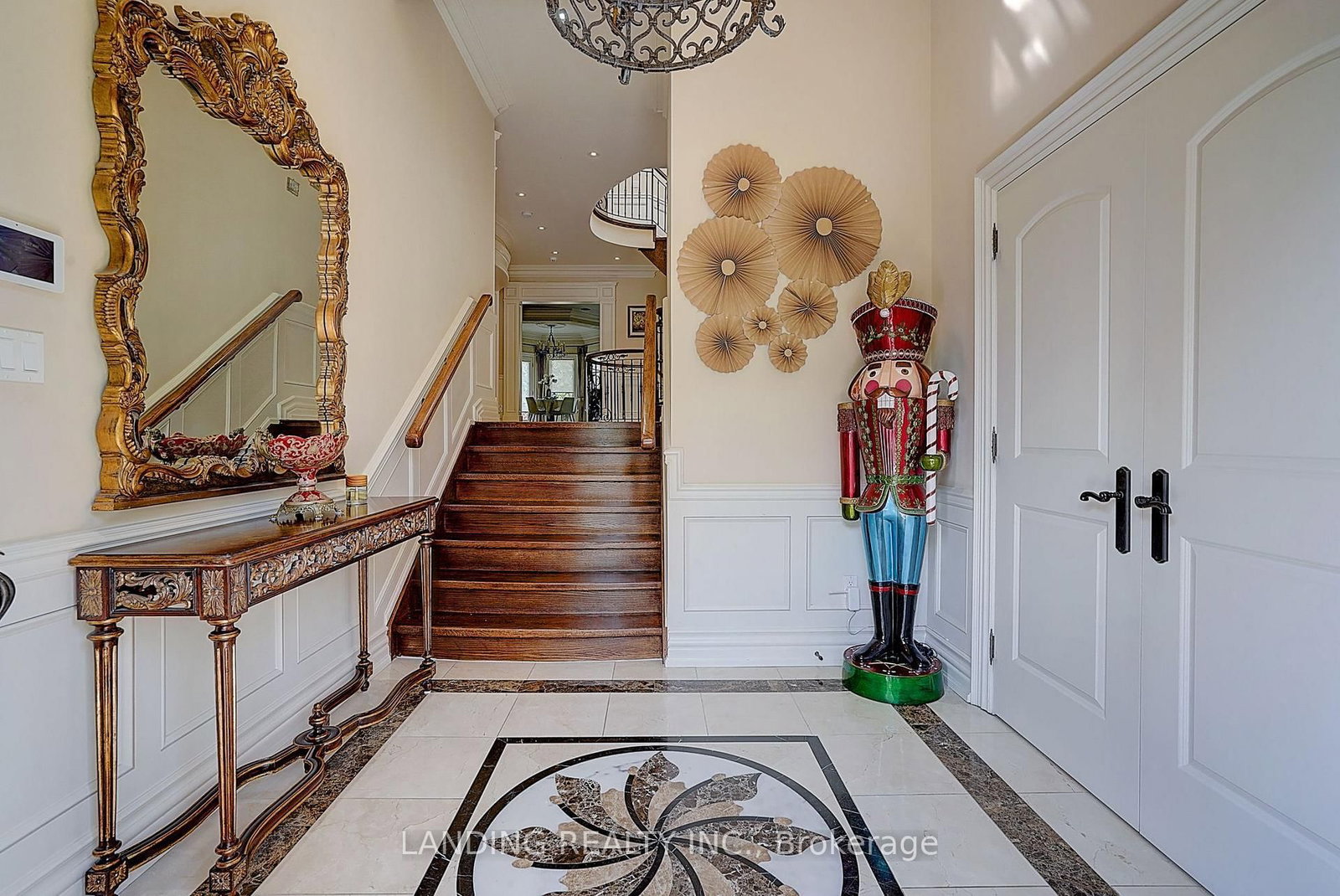 24 Abbotsford Road • Toronto, ON photo 4