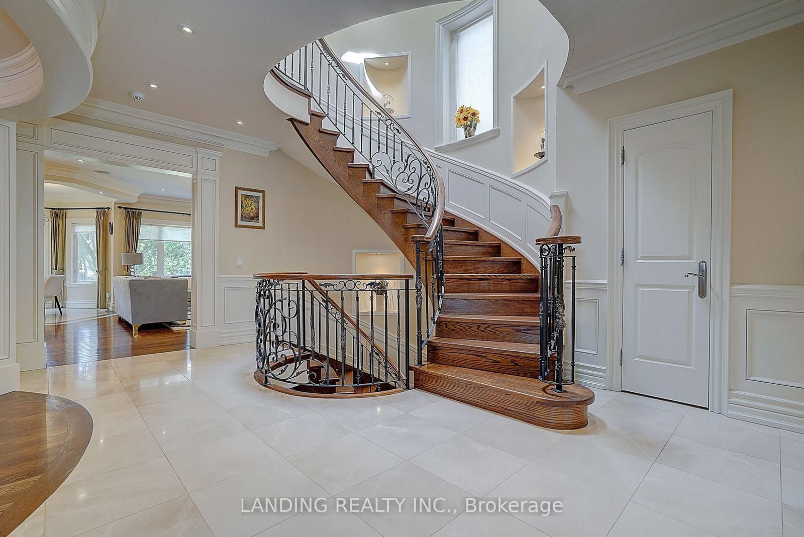 24 Abbotsford Road • Toronto, ON photo 6